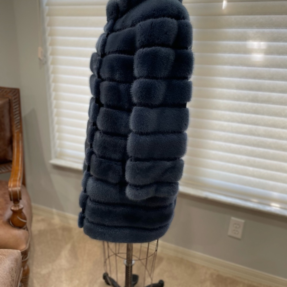 Saga Furs mink, sapphire blue collar Jacket - Picture 2 of 6